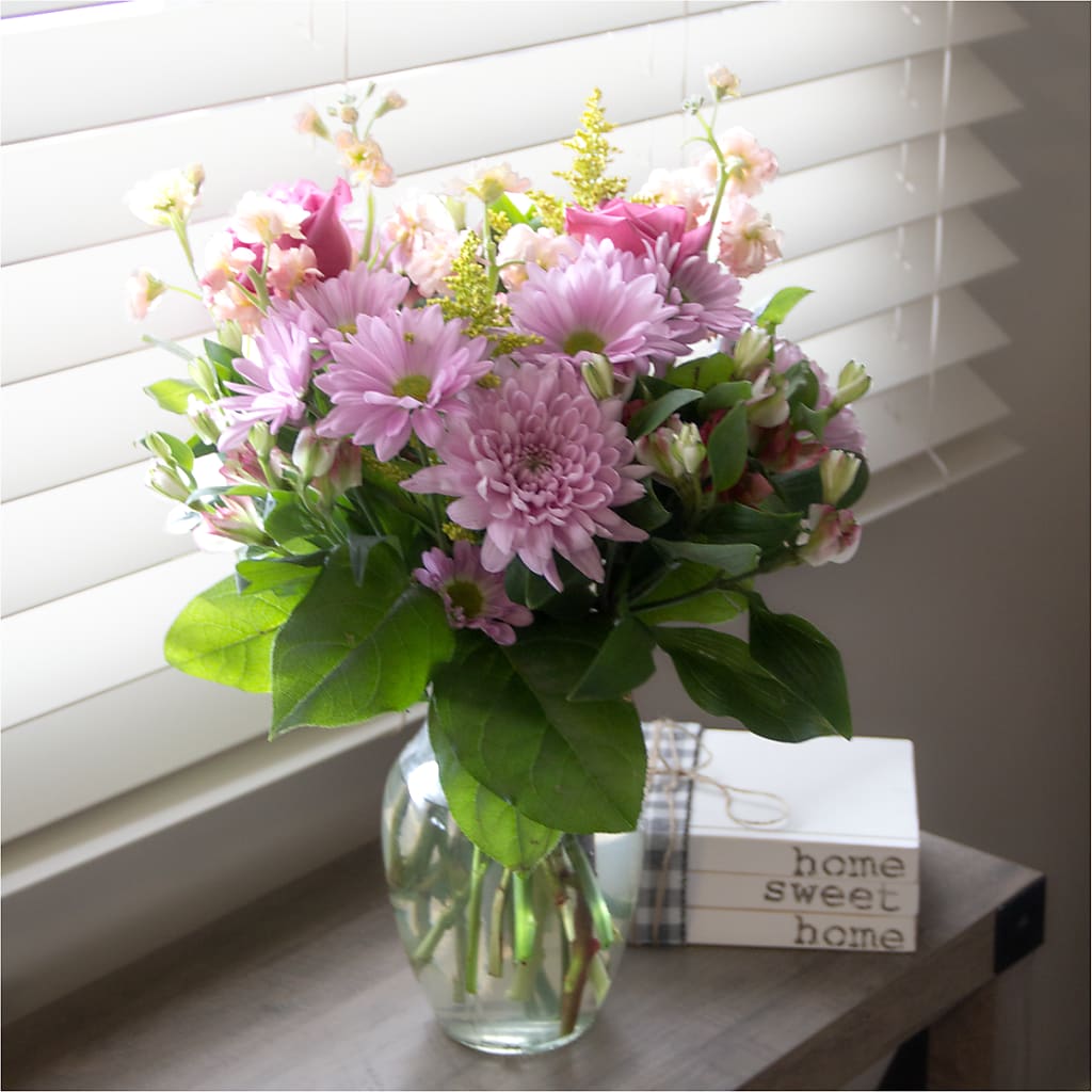 Pastel Tradition - A Florist Original – Heavenly Plants, Regina SK