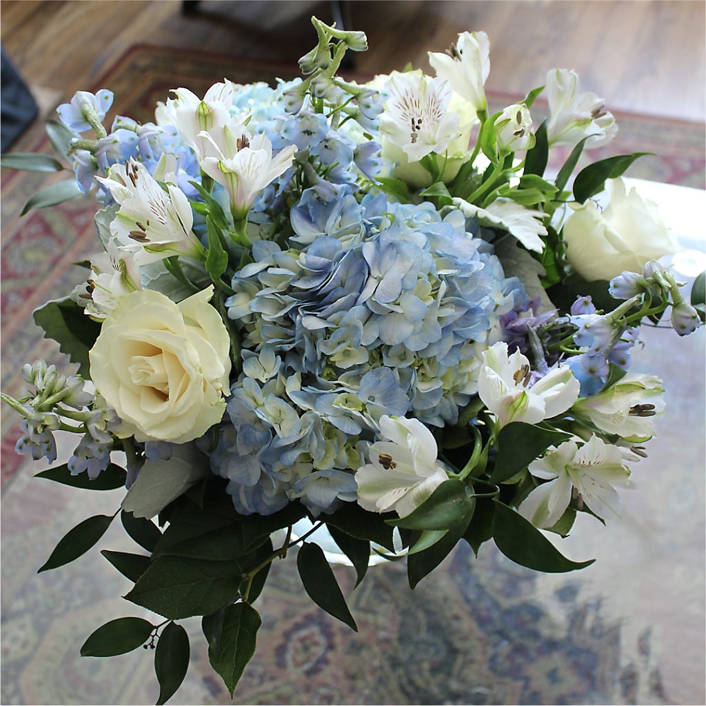 Clear Skies Bouquet – Heavenly Plants, Regina SK