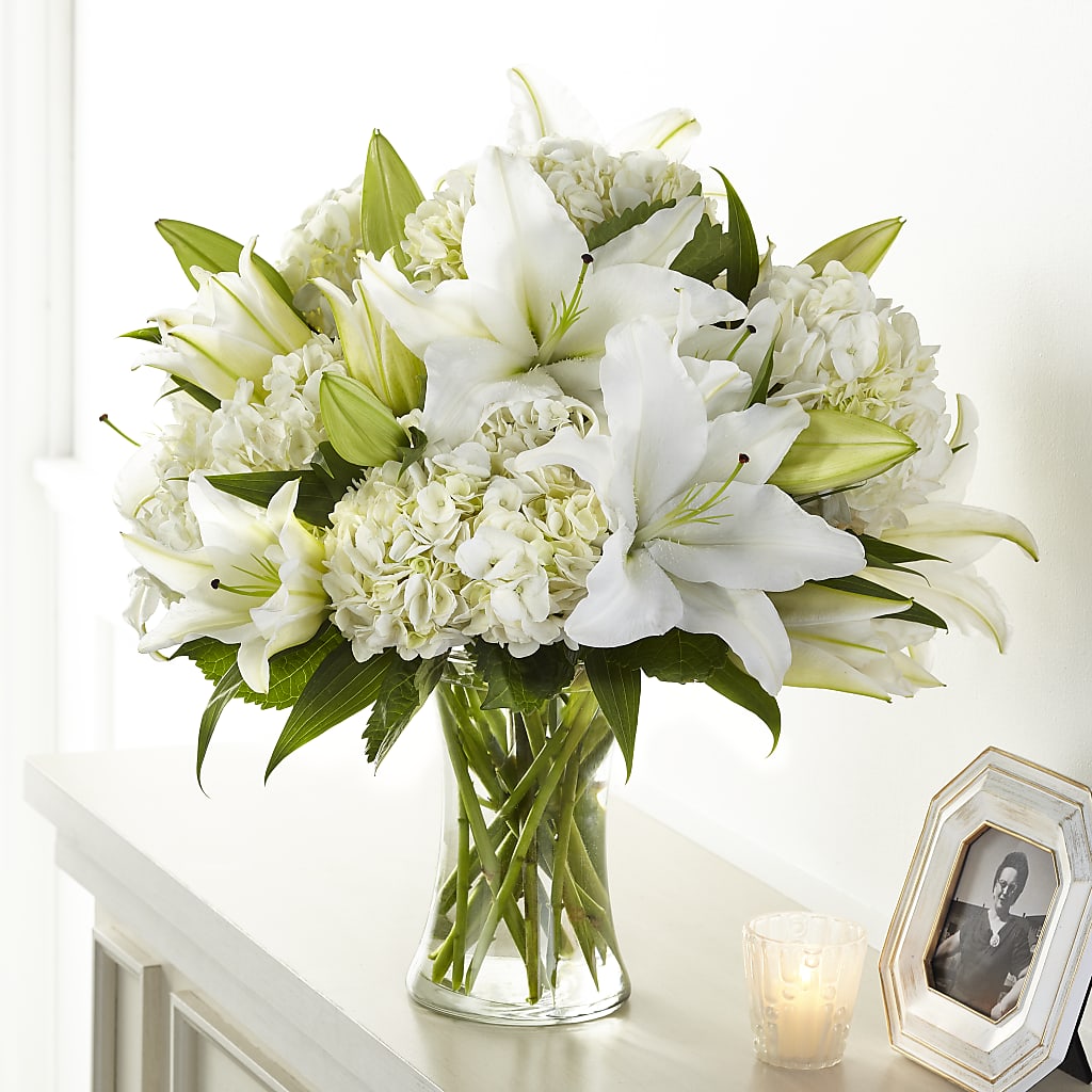 Compassionate Lily Bouquet – Heavenly Plants, Regina SK