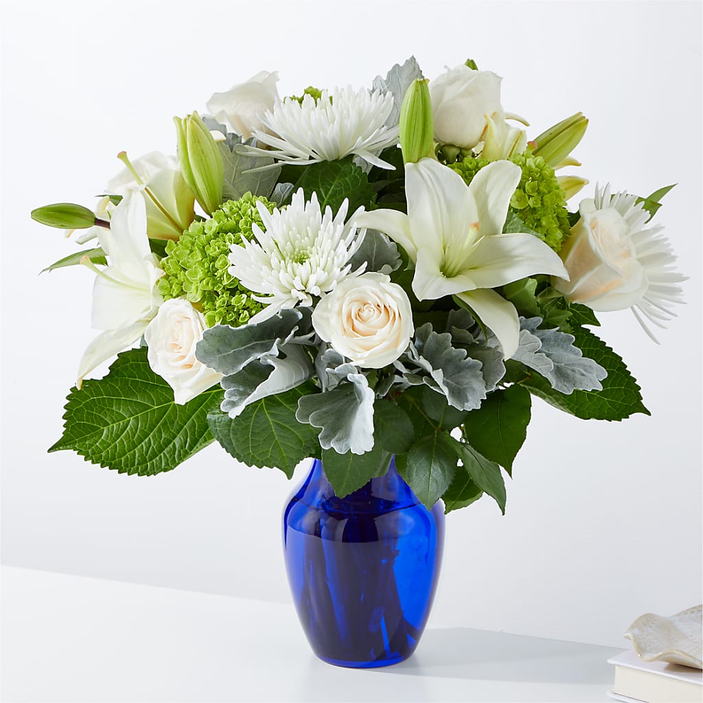 Snowy Dreams Bouquet – Heavenly Plants, Regina SK