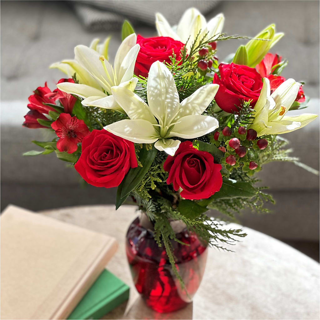 Evergreen Delight Bouquet – Heavenly Plants, Regina SK