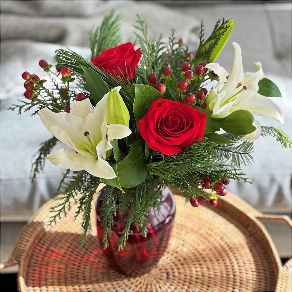 Evergreen Delight Bouquet – Heavenly Plants, Regina SK
