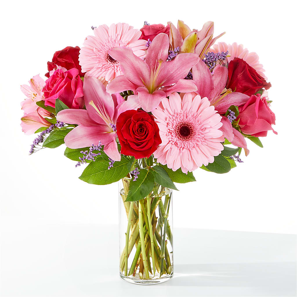 Lots of Love Bouquet – Heavenly Plants, Regina SK