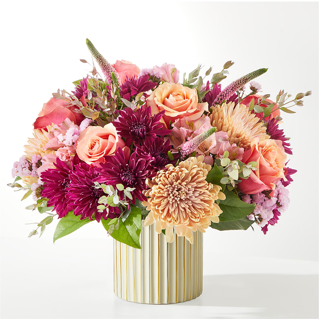 Berry Cobbler Bouquet with Ivory Vase – Heavenly Plants, Regina SK