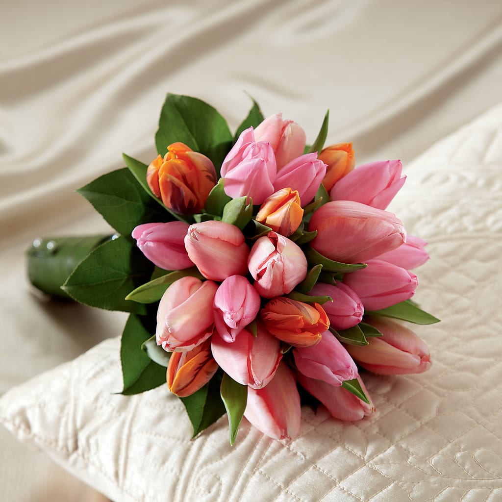 Embraceable Bouquet – Heavenly Plants, Regina SK