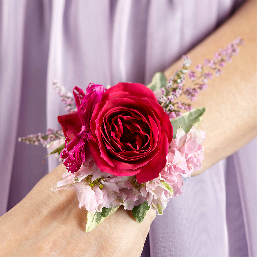 Rose Charm Corsage – Heavenly Plants, Regina SK