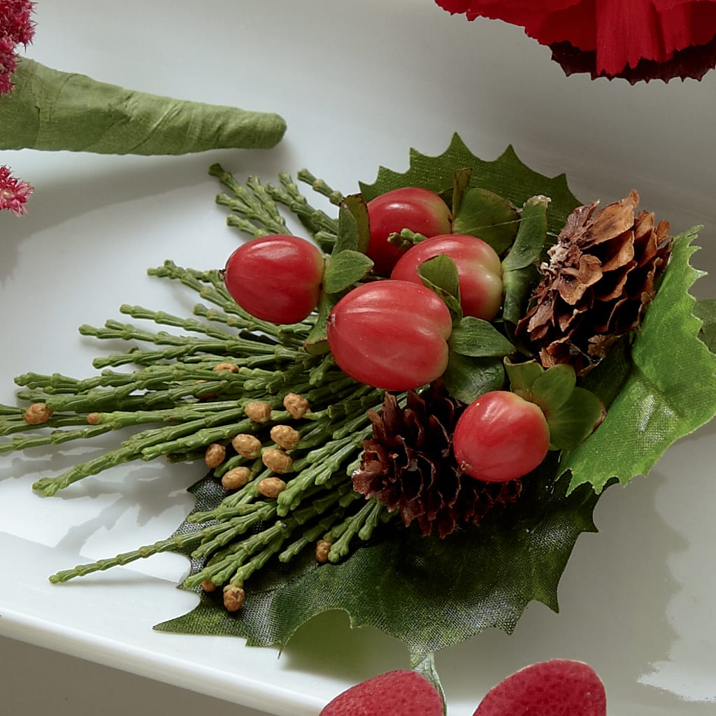 Red Berry Boutonniere – Heavenly Plants, Regina SK